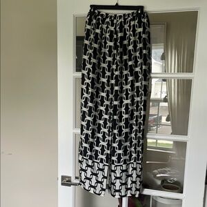 Tahari Black and White Patterned Pants